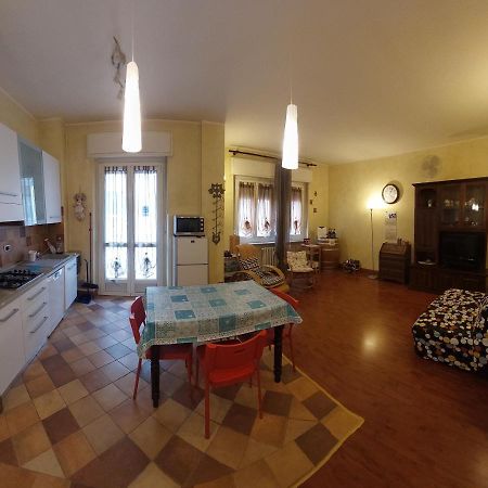 Asti Lovely Apartment Esterno foto