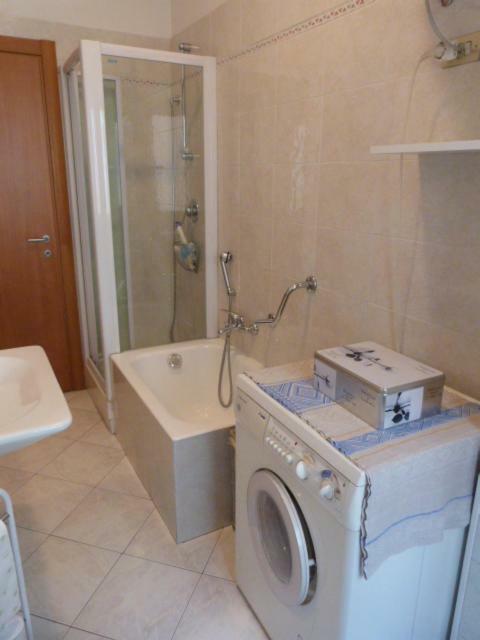Asti Lovely Apartment Esterno foto